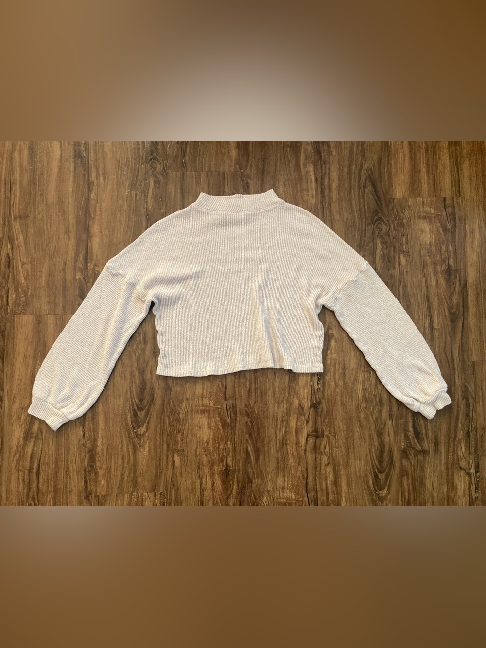 SO Cropped Mockneck Long Sleeve Top in Light Gray